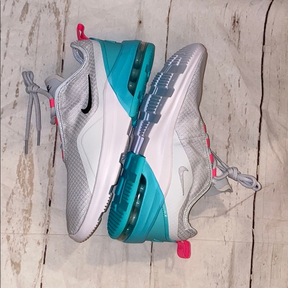 🍦 NWT women’s Nike air max motion 2 sneakers 🍦 - Picture 7 of 7